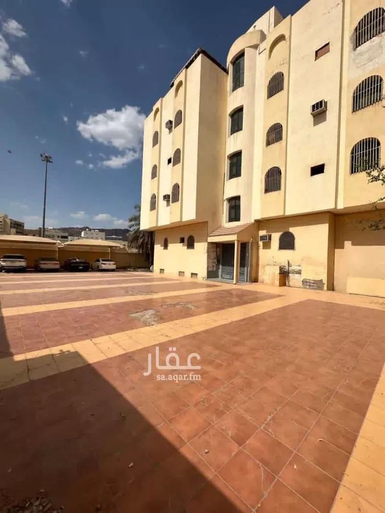 Building for Rent in Medina Bani Harithah 6