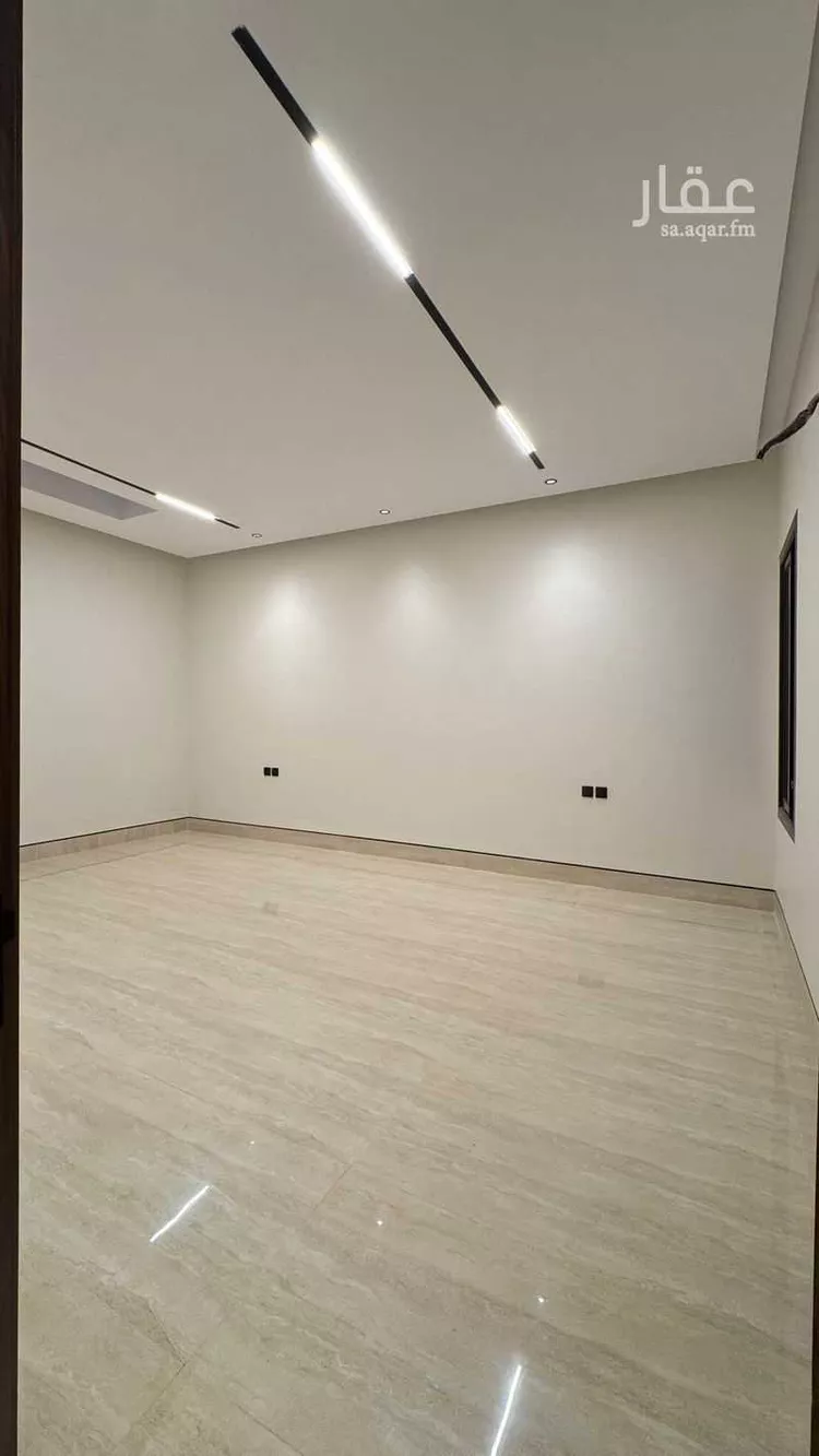 Floor for Sale in Riyadh Al Maizilah 11