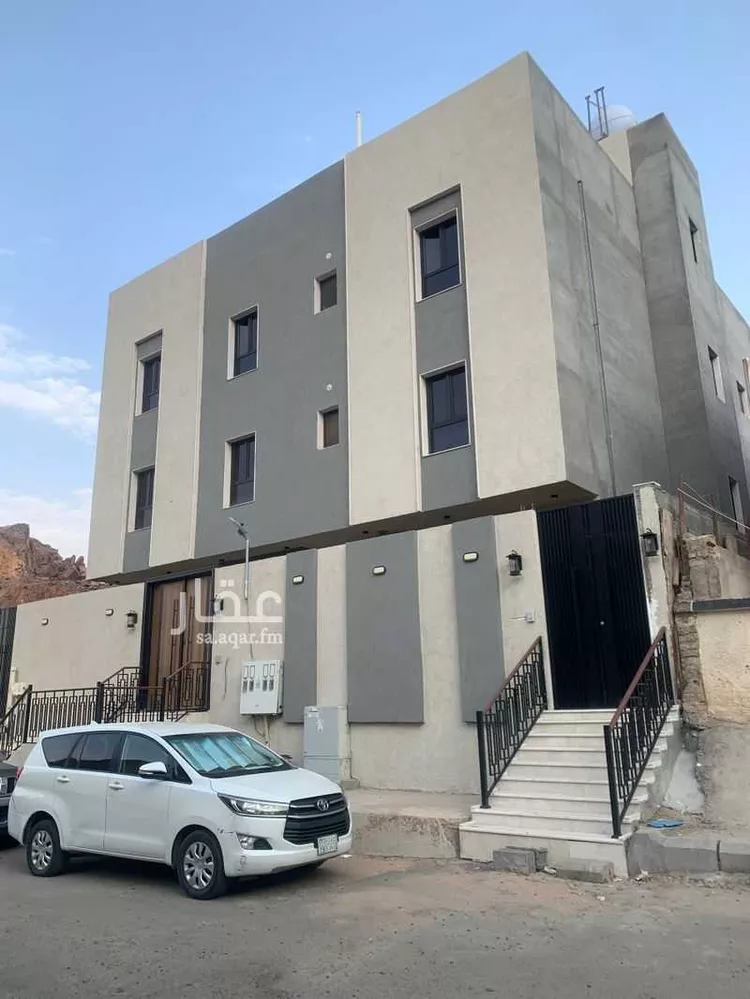 عمارة للبيع في شارع انس بن قتاده, حي جبل أحد, مدينة المدينة المنورة, منطقة المدينة المنورة صورة 5