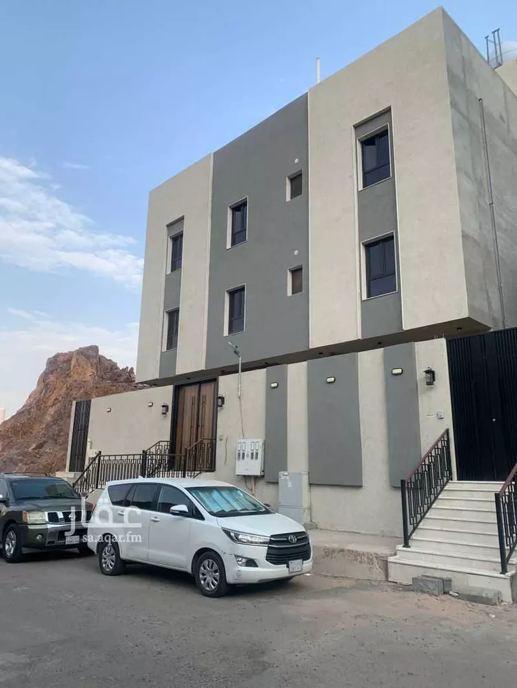 عمارة للبيع في شارع انس بن قتاده ، حي جبل احد ، المدينة المنورة ، منطقة المدينة المنورة صورة 2