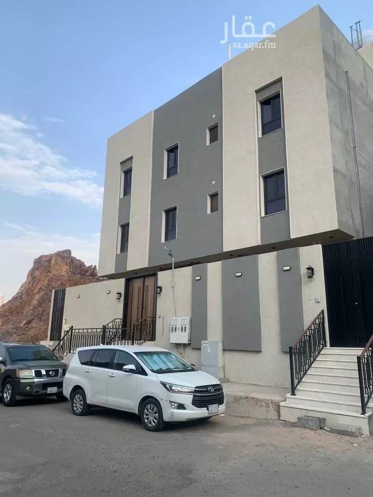 عمارة للبيع في شارع انس بن قتاده, حي جبل أحد, مدينة المدينة المنورة, منطقة المدينة المنورة صورة 2
