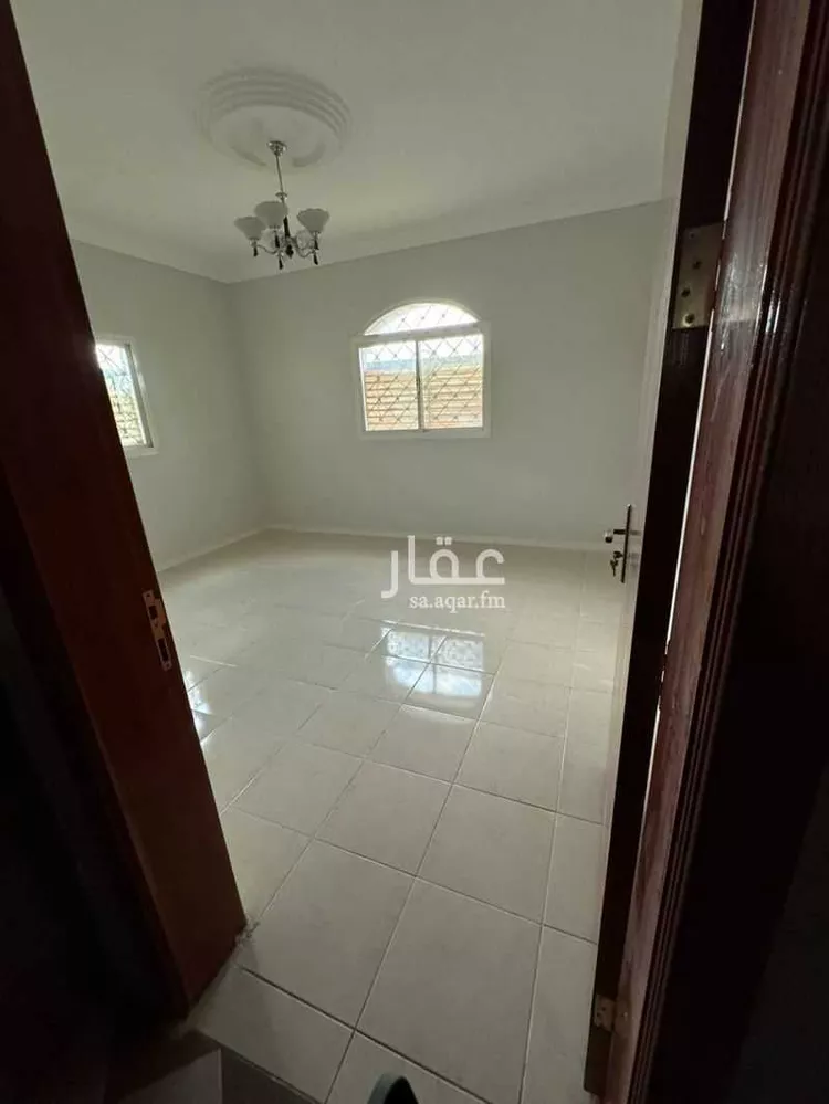 شقة للإيجار في شارع عبدالخالق الصابوني, حي القلت, مدينة الطائف, منطقة مكة المكرمة صورة 2