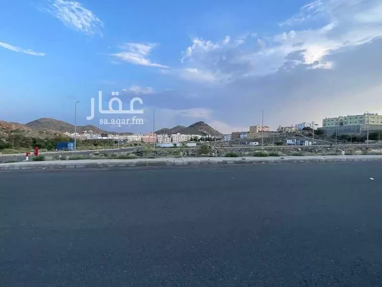 أرض للبيع في شارع احمد بن حنبل, حي الحزم, مدينة امارة منطقة مكة المكرمة - الطائف, منطقة مكة المكرمة صورة 3
