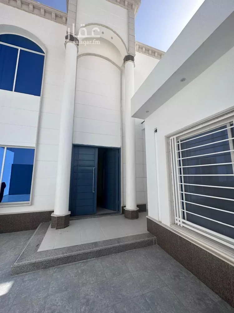فيلا للبيع في شارع لطف بن سعد السميني, حي المهدية, مدينة الرياض, منطقة الرياض 8