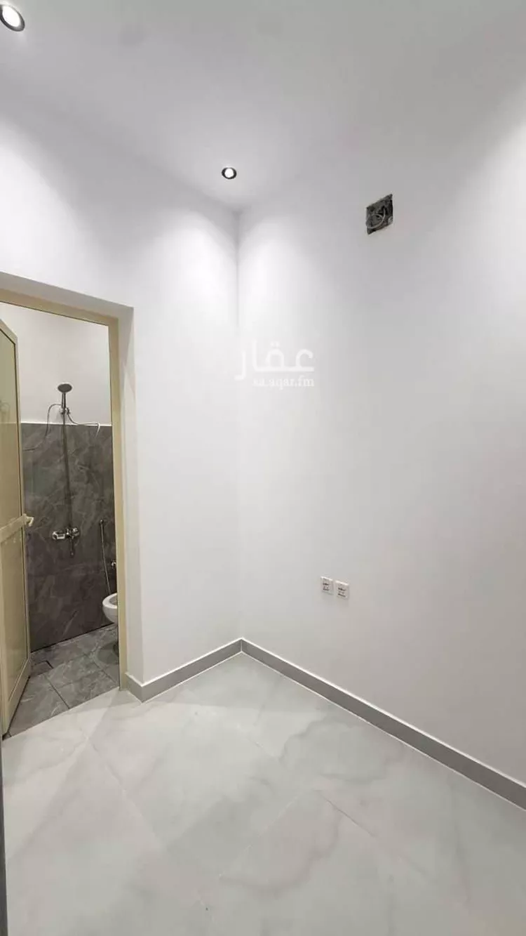 شقة للإيجار في شارع المغيرة بن شعبة, حي الملك فهد, مدينة الرياض, منطقة الرياض 11