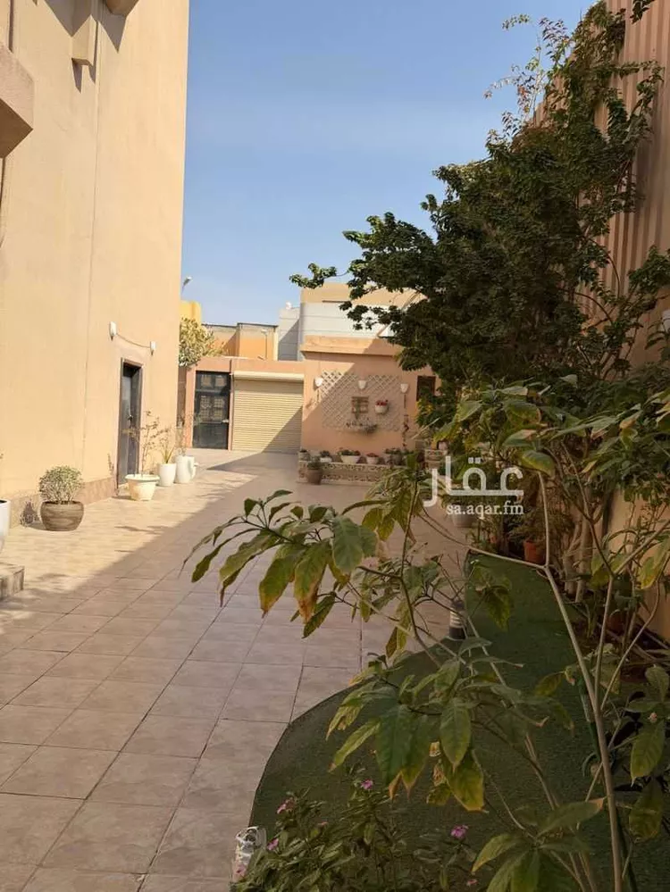 فيلا للبيع في شارع العباس بن الاحنف, حي المصيف, مدينة الرياض, منطقة الرياض صورة 2