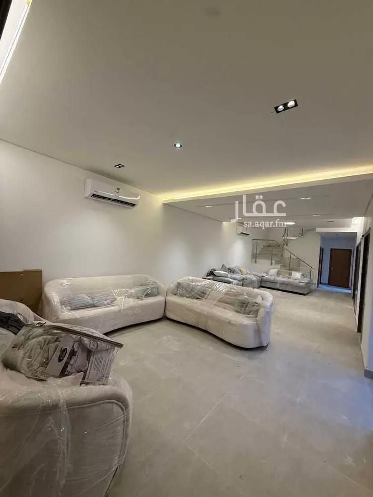 فيلا للإيجار في شارع حاتم بن ظافر ، حي مطار الملك خالد الدولي ، الرياض ، منطقة الرياض صورة 4