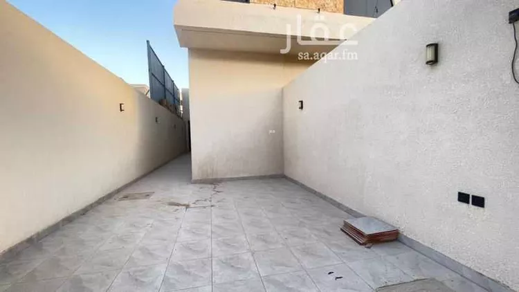 فيلا للبيع في شارع عقبة بن عثمان بن خلدة, حي العوالي, مدينة الرياض, منطقة الرياض 16
