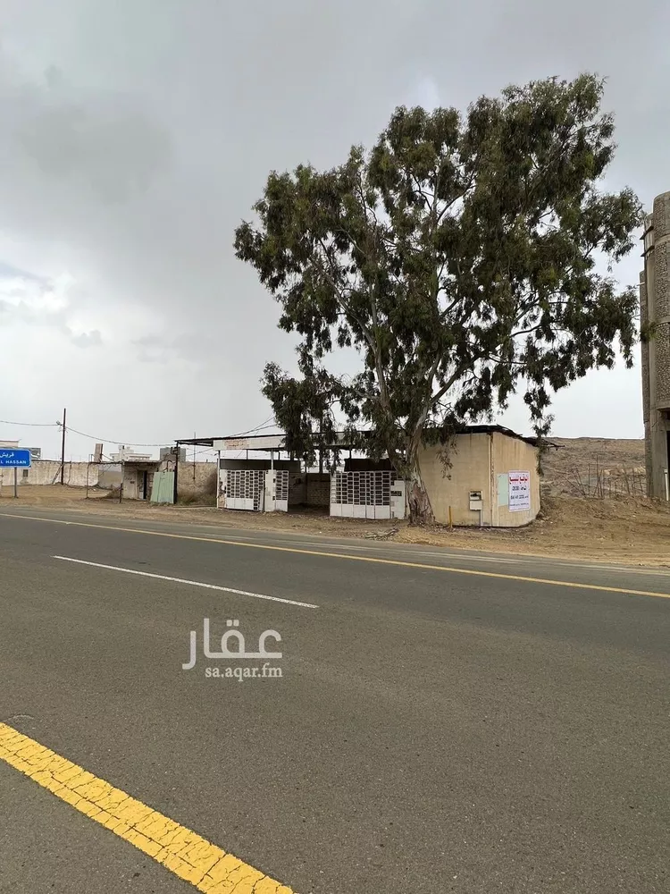 أرض للبيع في شارع طريق الملك  عبدالعزيز الطائف- الباحة, مدينة الحسن, منطقة الباحة