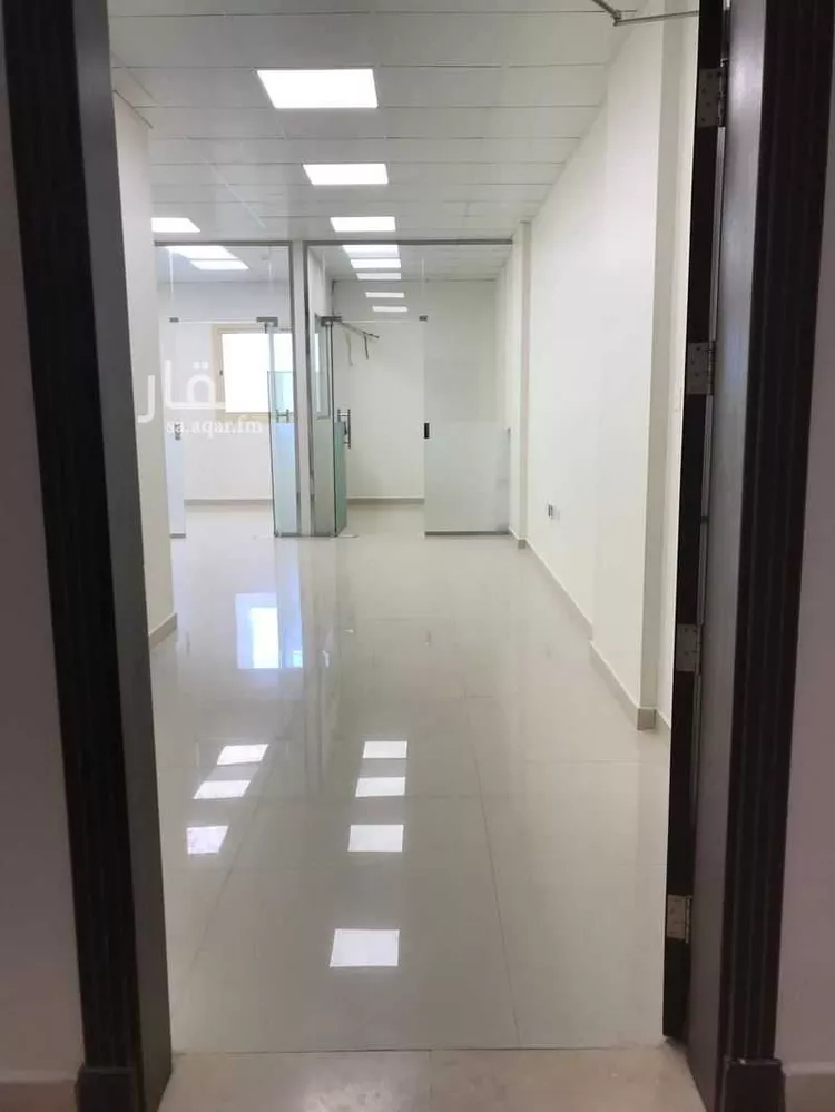 مكتب تجاري للإيجار في شارع الثمامه, حي الربيع, مدينة الرياض, منطقة الرياض صورة 3