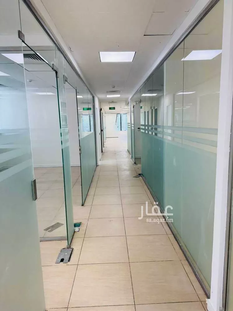 مكتب تجاري للإيجار في شارع طريق الملك عبد الله, حي المرسلات, مدينة الرياض, منطقة الرياض صورة 3
