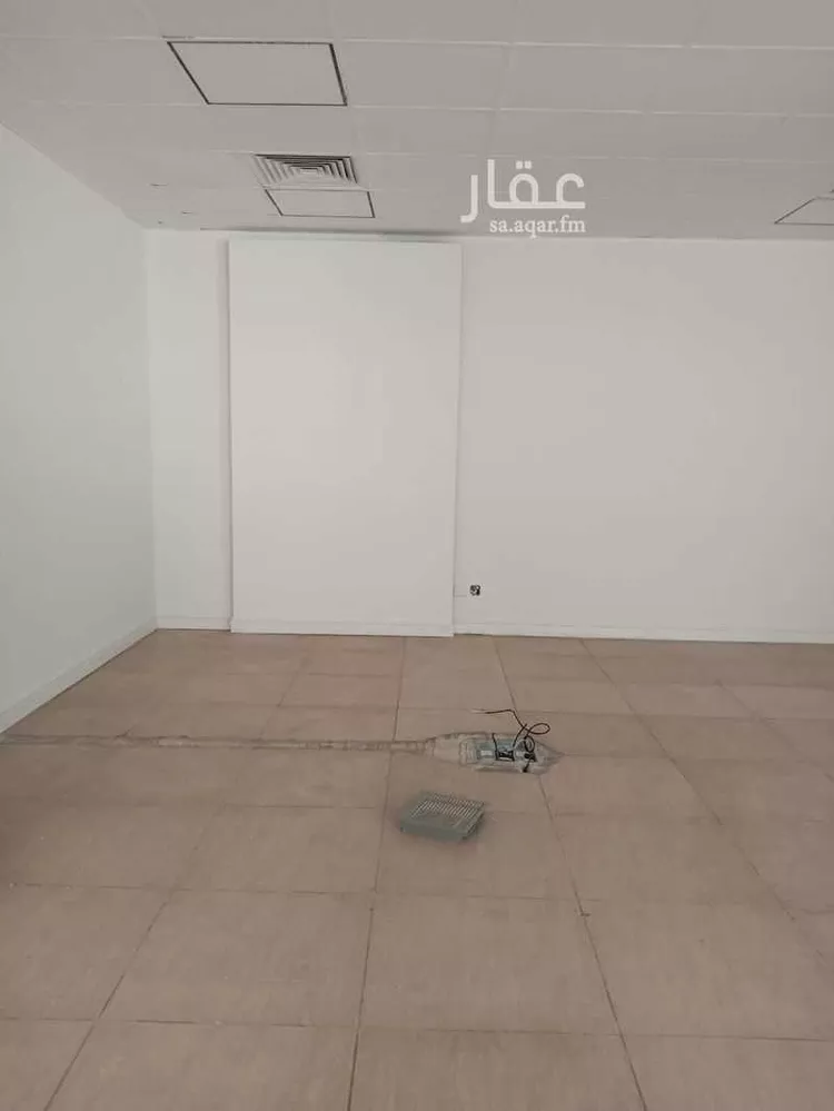 مكتب تجاري للإيجار في شارع طريق الملك عبد الله, حي المرسلات, مدينة الرياض, منطقة الرياض صورة 5