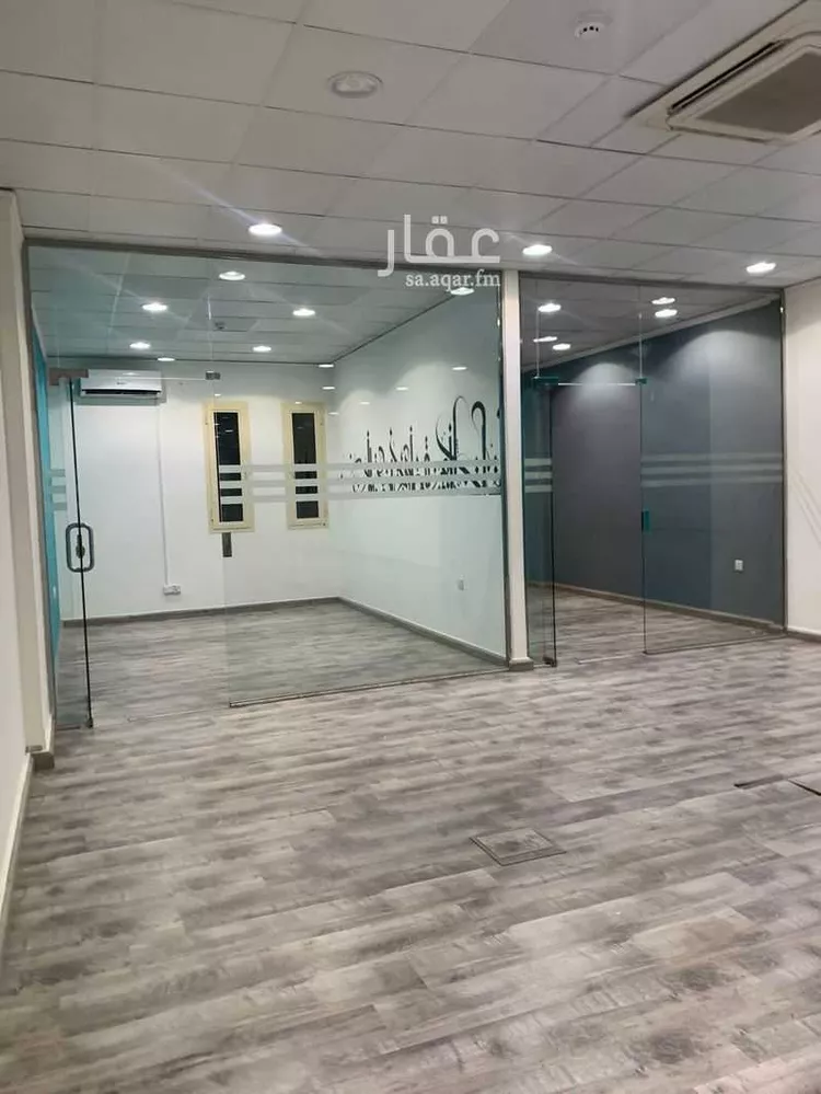 مكتب تجاري للإيجار في شارع الثمامه ، حي الربيع ، الرياض ، منطقة الرياض
