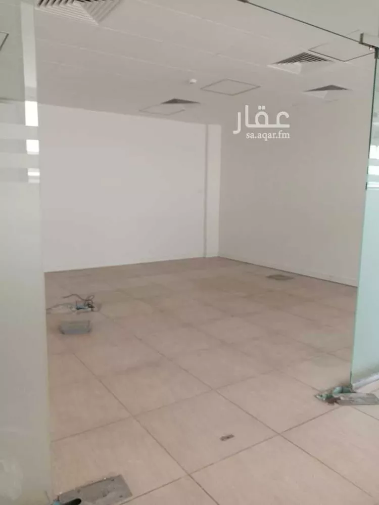 مكتب تجاري للإيجار في شارع طريق الملك عبد الله, حي المرسلات, مدينة الرياض, منطقة الرياض صورة 4