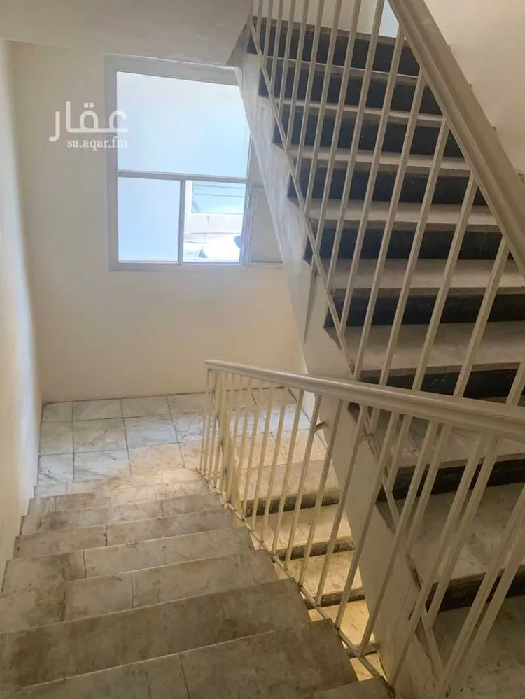 عمارة للبيع في شارع الامير منصور ابن عبدالعزيز, حي الخبرالشمالية, مدينة الخبر, المنطقة الشرقية صورة 2