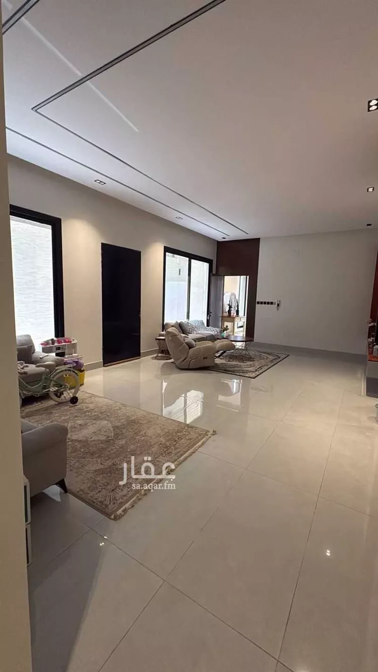 دور للبيع في شارع طريق خالد , حي السعادة, مدينة الرياض, منطقة الرياض 11