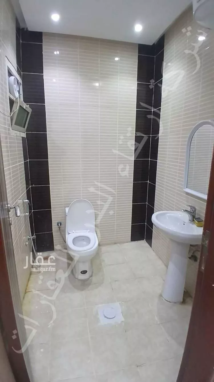 مكتب تجاري للإيجار في شارع الشيخ حسن بن حسين بن علي, حي إشبيلية, مدينة الرياض, منطقة الرياض صورة 4