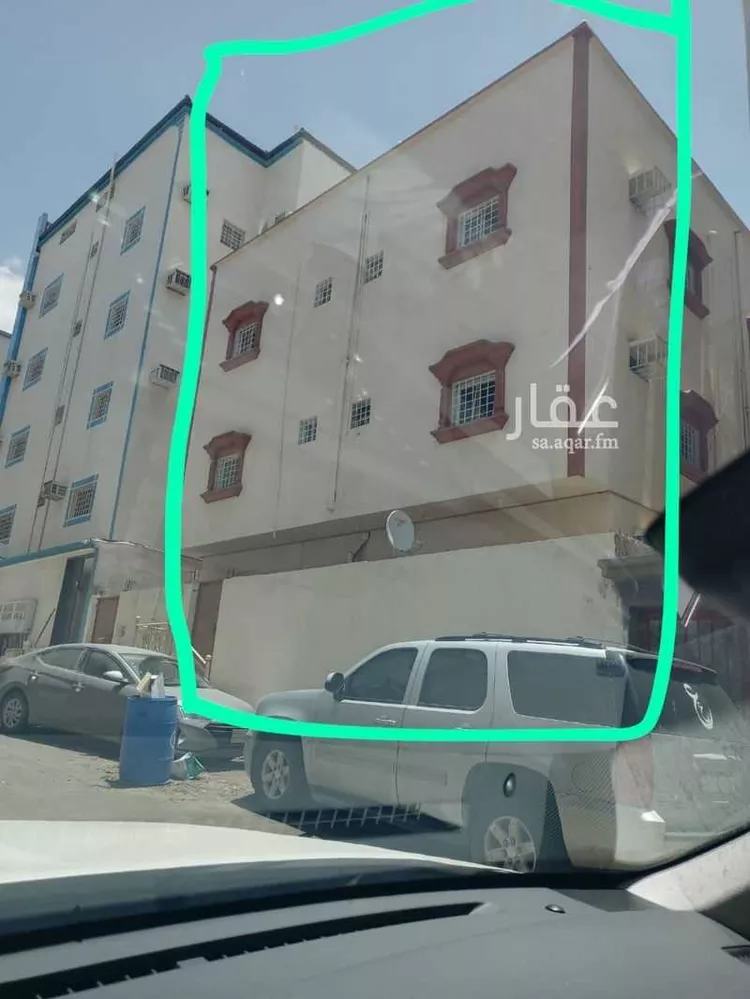 عمارة للبيع في شارع حنيظل ، حي المحالة ، ابها ، منطقة عسير