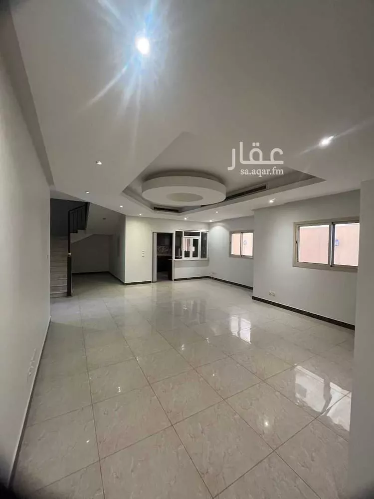 فيلا للإيجار في شارع النعمان بن ثابت, حي المعذر الشمالي, مدينة الرياض, منطقة الرياض صورة 4