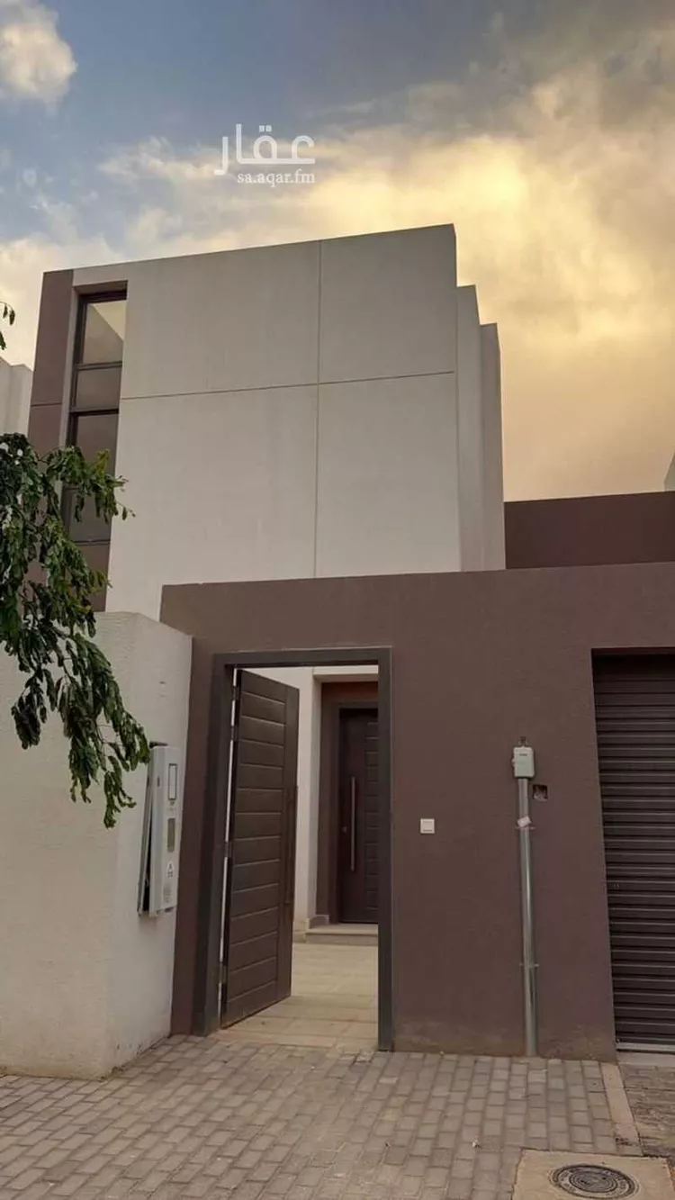 فيلا للبيع في شارع طريق الامير فيصل بن بندر بن عبد العزيز الفرعي , حي مطار الملك خالد الدولي, مدينة الرياض صورة 2