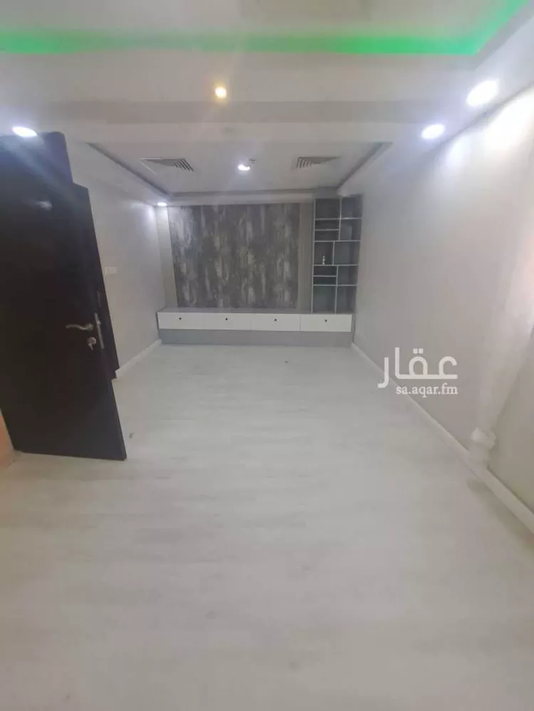 مكتب تجاري للإيجار في شارع طريق الملك عبدالعزيز, حي الصفاء, مدينة جازان, منطقة جازان