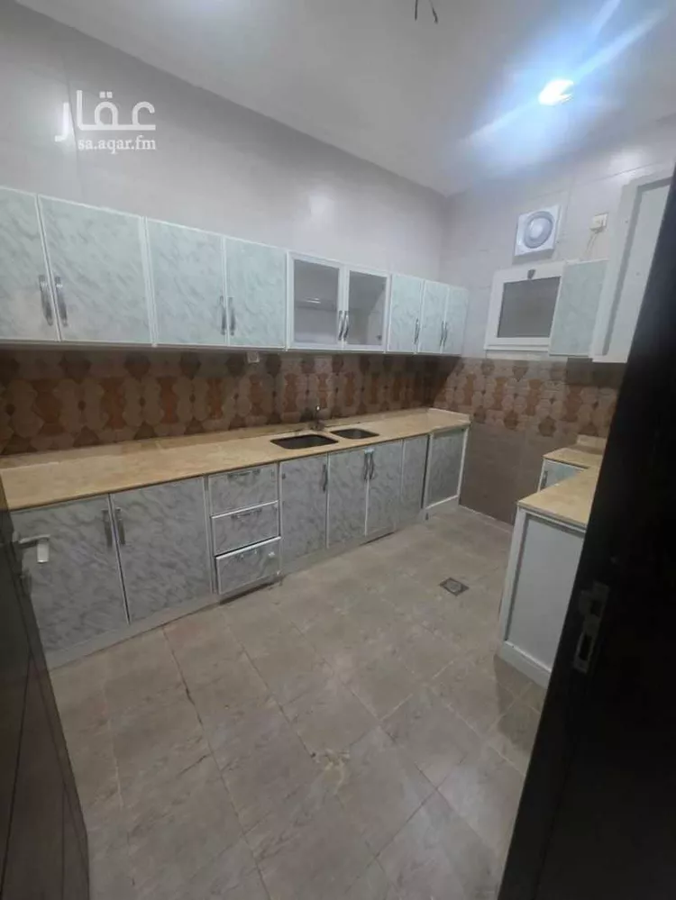 شقة للإيجار في شارع الامام احمد بن حنبل, حي المحمدية 2, مدينة جازان, منطقة جازان صورة 4