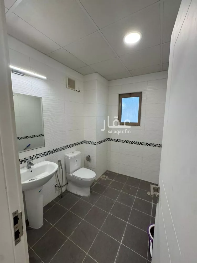 فيلا للإيجار في شارع عبدالرحمن ابن كعب الانصاري, حي الأمواج, مدينة الخبر, المنطقة الشرقية صورة 2