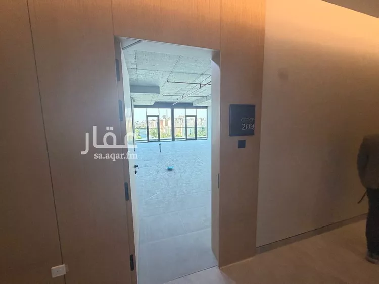 مكتب تجاري للإيجار في شارع الملك عبدالله ابن عبدالعزيز سعود الفرعي, حي النزهة, مدينة الرياض, منطقة الرياض 11