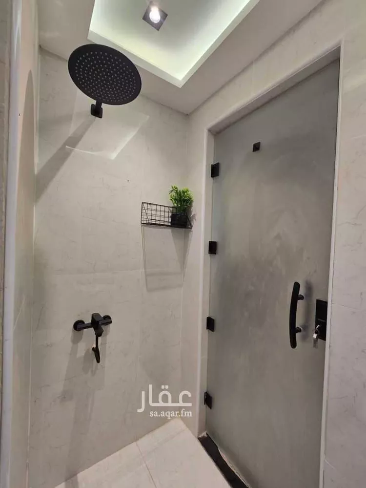 غرفة للإيجار في شارع البحيرات ، حي الملقا ، الرياض ، منطقة الرياض