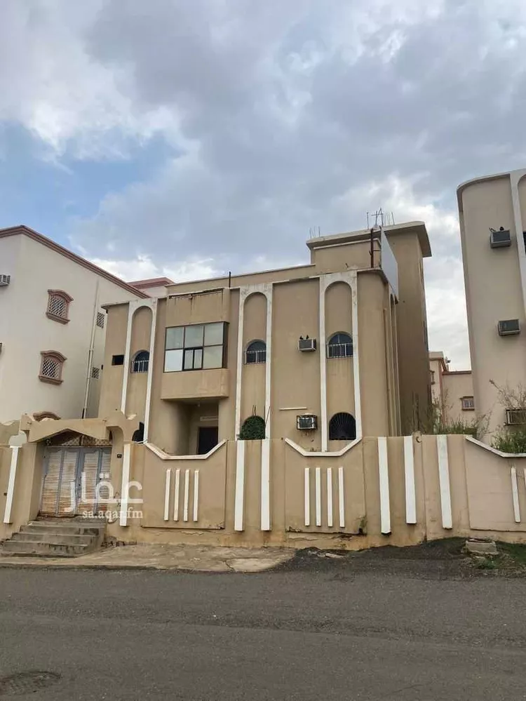 عمارة للبيع في شارع بلال بن رباح, حي الضرس, مدينة محائل, منطقة عسير صورة 3