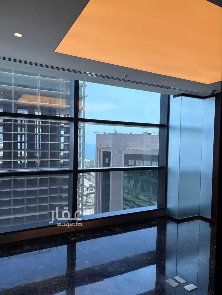 مكتب تجاري للإيجار في طريق الكورنيش الفرعي ، حي الشاطئ ، جدة ، جدة صورة 3