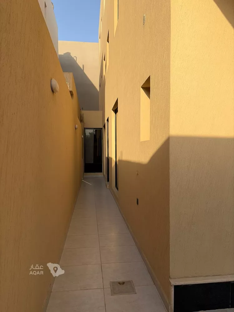 دور للبيع في شارع ابي العطاء, حي المعيزيلة, مدينة الرياض, منطقة الرياض 5