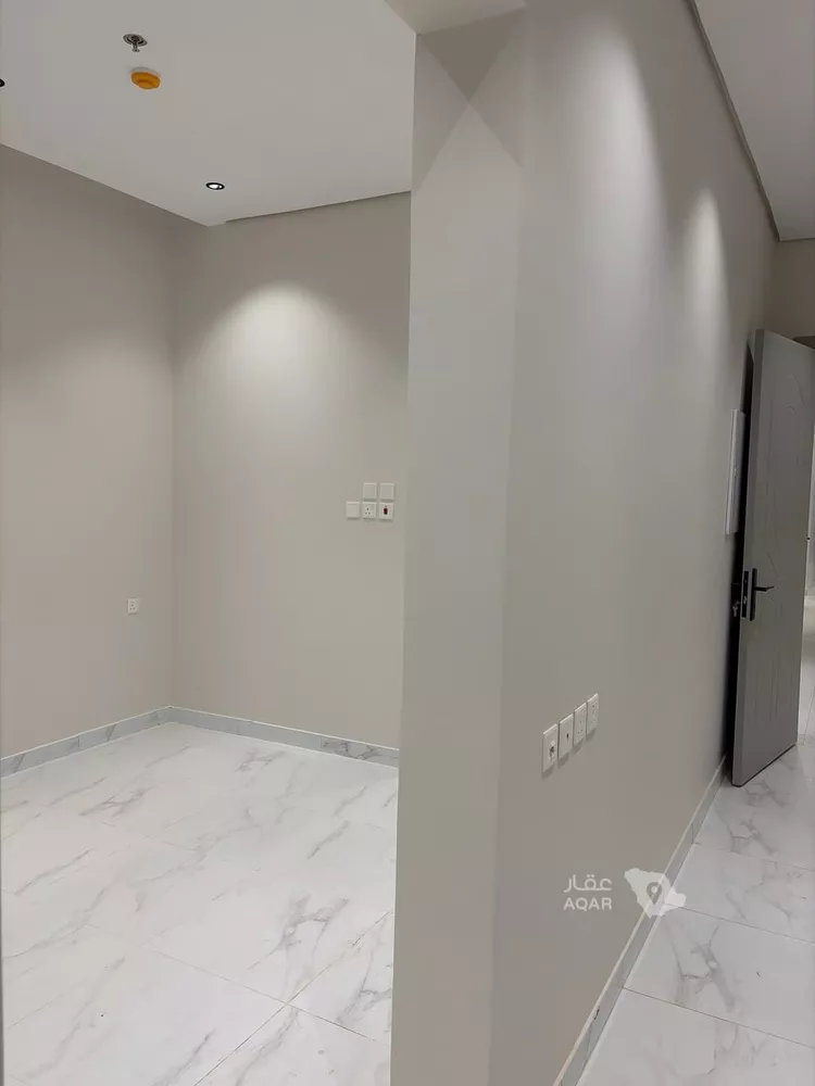 عمارة للبيع في شارع جبل الحسي, حي القادسية, مدينة الرياض, منطقة الرياض 19