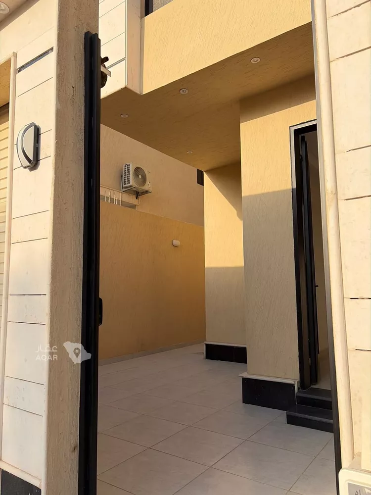 دور للبيع في شارع ابي العطاء, حي المعيزيلة, مدينة الرياض, منطقة الرياض 3