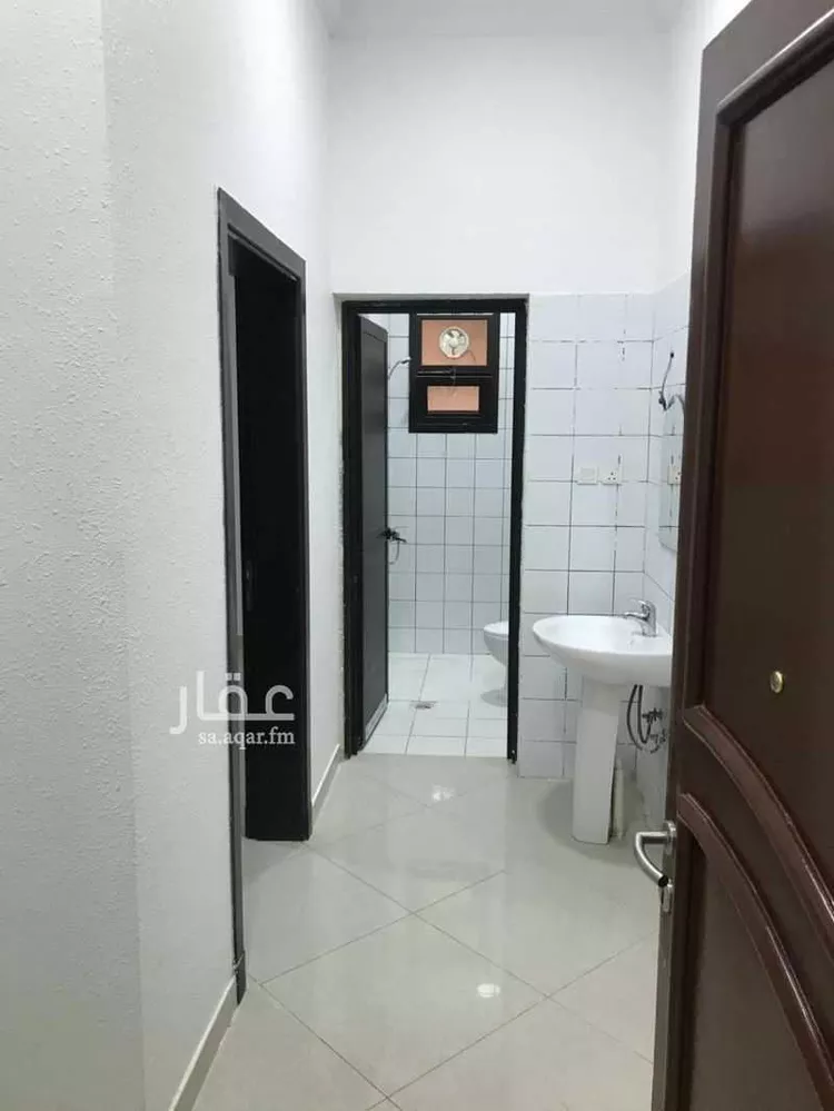 شقة للإيجار في شارع سفيان بن عوف, حي العزيزية, مدينة الرياض, منطقة الرياض صورة 3