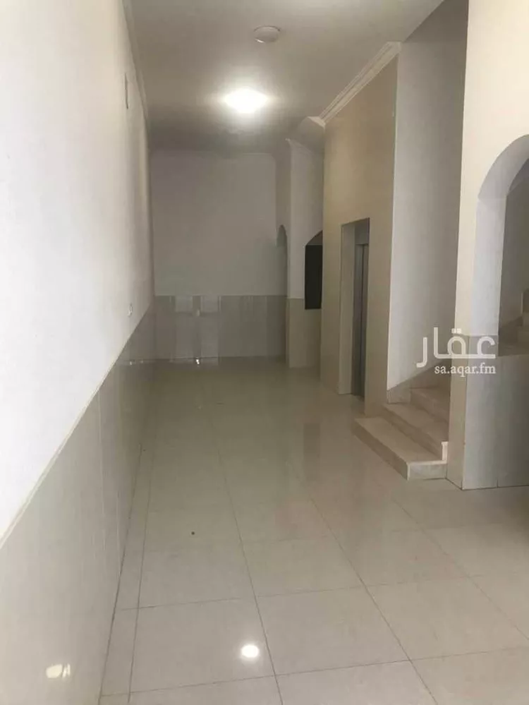 عمارة للإيجار في شارع سفيان بن عوف, حي العزيزية, مدينة الرياض, منطقة الرياض صورة 2