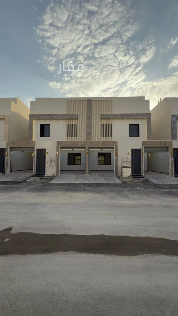 فيلا للبيع في شارع حسين الأبريقي, حي عكاظ, مدينة الرياض, منطقة الرياض صورة 2