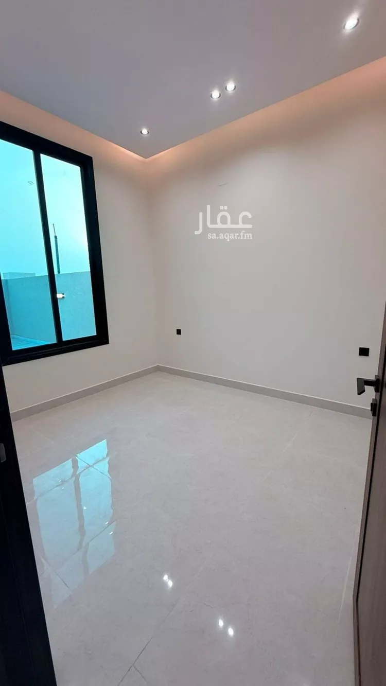 فيلا للبيع في شارع عبدالرحمن بن مفيريج, حي العريجاء الأوسط, مدينة الرياض, منطقة الرياض صورة 5