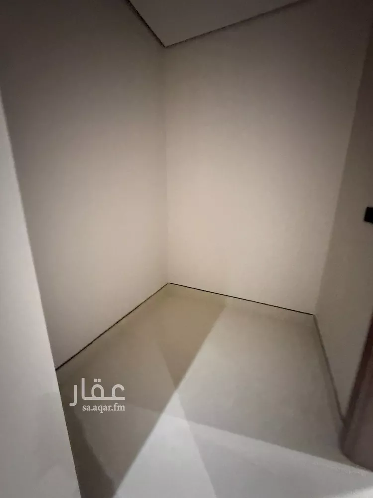 فيلا للبيع في شارع عبدالعزيز بن عبدالملك, حي طويق, مدينة الرياض, منطقة الرياض 19