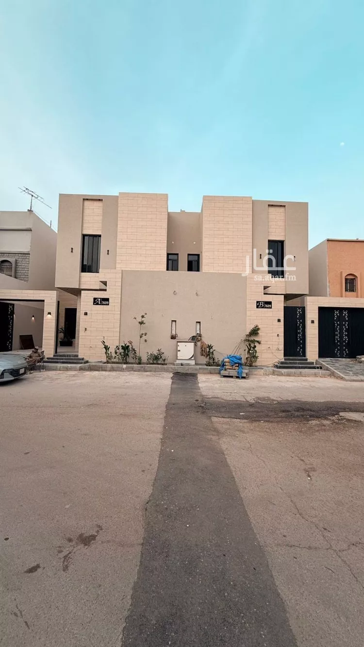 فيلا للبيع في شارع عبدالرحمن بن مفيريج, حي العريجاء الأوسط, مدينة الرياض, منطقة الرياض
