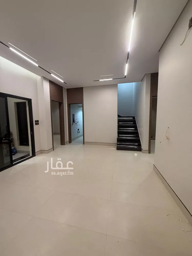 فيلا للبيع في شارع عبدالعزيز بن عبدالملك, حي طويق, مدينة الرياض, منطقة الرياض 21
