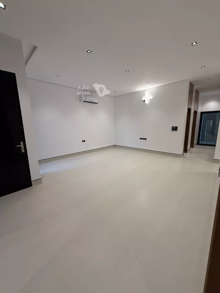 Floor for Sale in Riyadh Az Zahrah 8