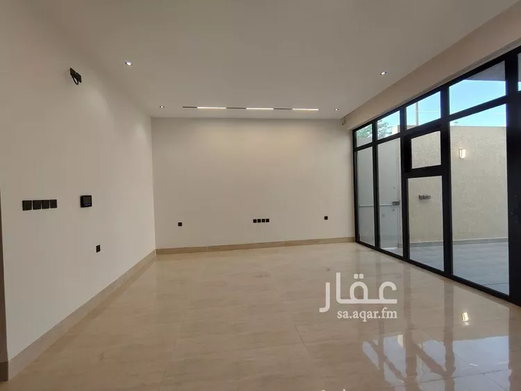 Villa for Sale in Riyadh Al Uraija Al Wusta 18