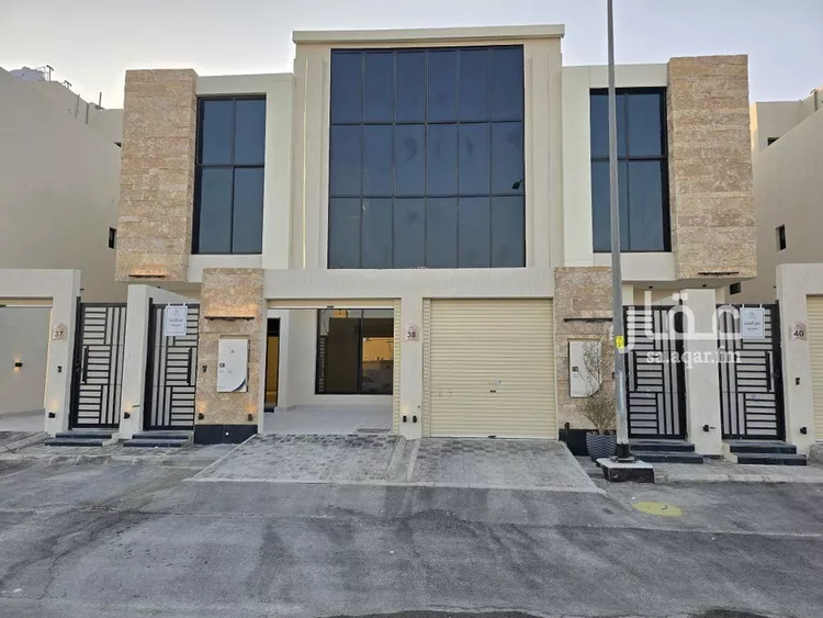 فيلا للبيع في شارع أبي عبدالله الصقلي, حي عكاظ, مدينة الرياض, منطقة الرياض صورة 2