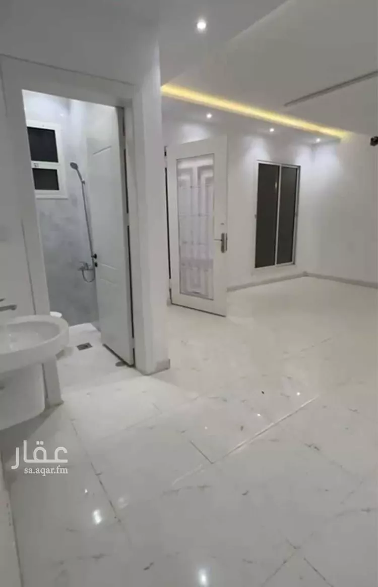 فيلا للبيع في شارع أبي يحيى القفصي ، حي الشفا ، الرياض ، منطقة الرياض