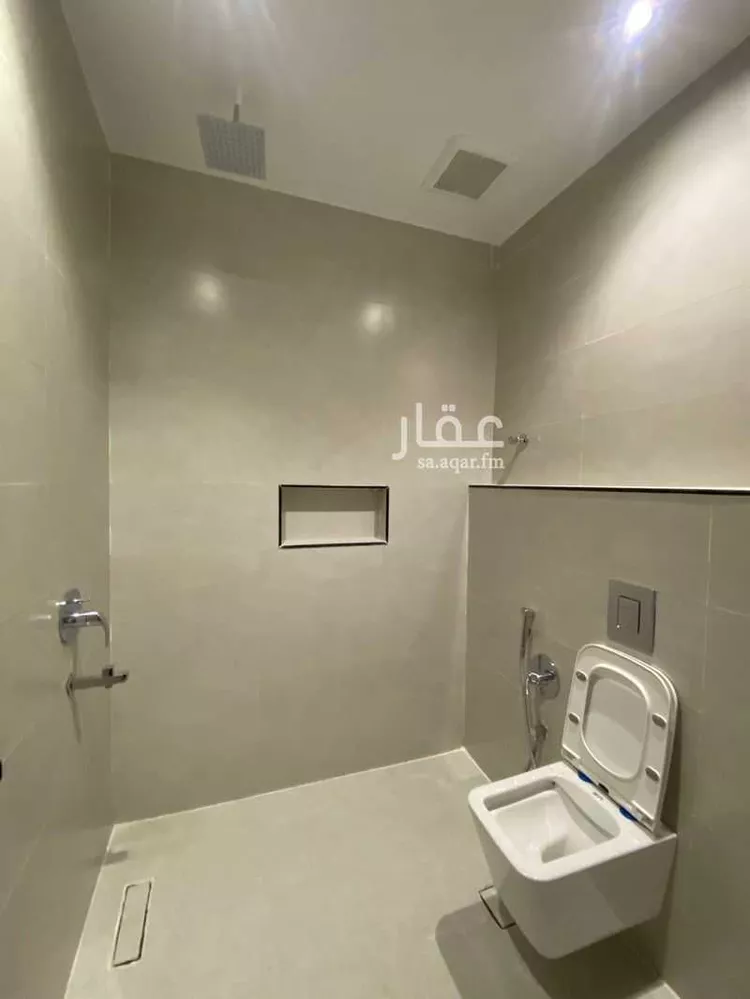 فيلا للبيع في شارع محمد بن أبي السعادات, حي عكاظ, مدينة الرياض, منطقة الرياض صورة 3