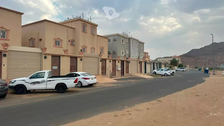 عمارة للبيع في شارع احمد ناصر احمد عثودي, حي العريسة, مدينة نجران, منطقة نجران
