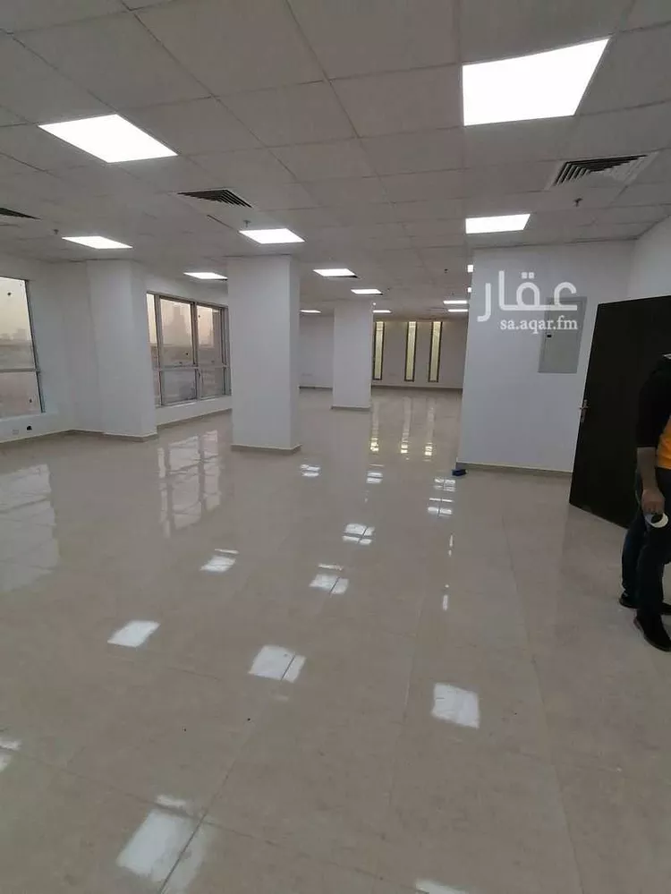 عمارة للإيجار في شارع ابي الحسن علي المحدث, حي الربيع, مدينة الرياض, منطقة الرياض 8