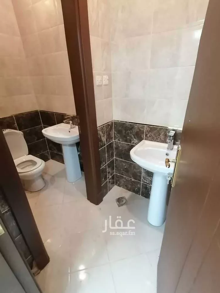 عمارة للإيجار في شارع ابي الحسن علي المحدث, حي الربيع, مدينة الرياض, منطقة الرياض 16