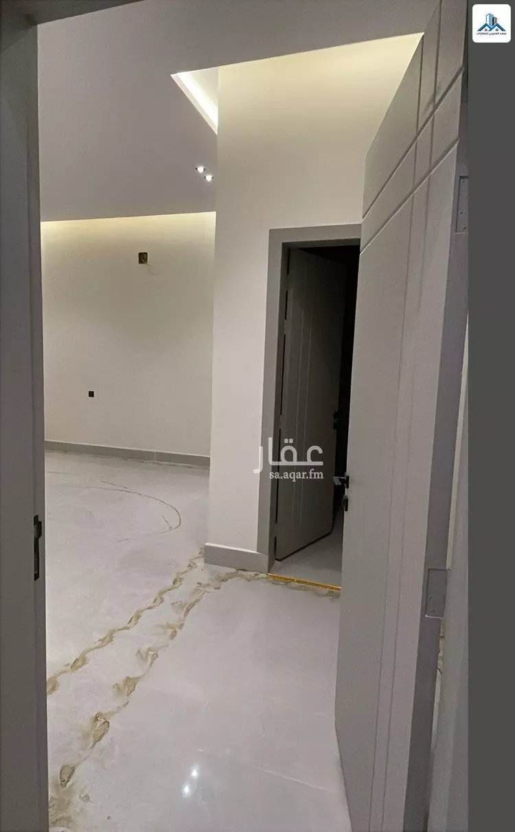 Floor for Rent in Riyadh Al Janadriyah صورة 4